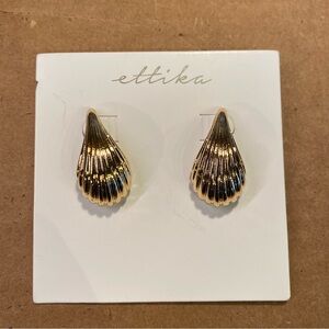 NWT Ettika Gold Seashell Earrings